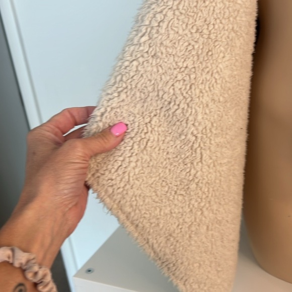 Furry Jacket - Picture 2 of 7